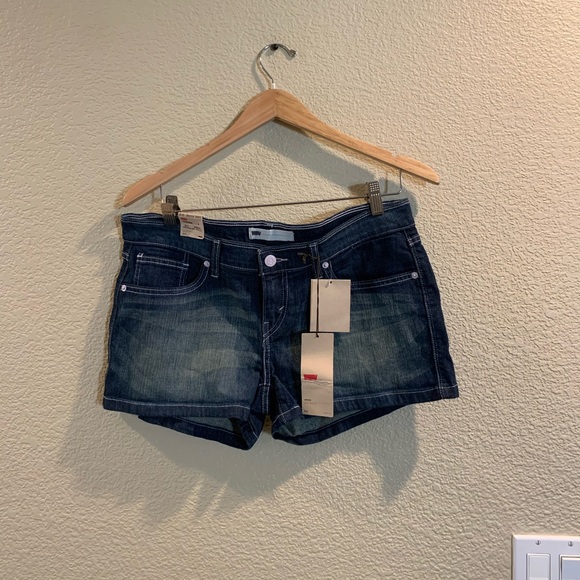 Levi's Pants - Women’s shorts